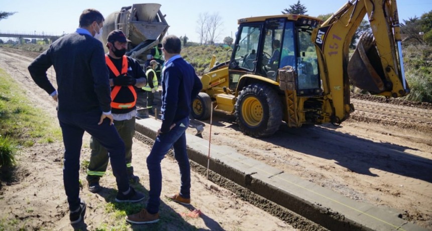 Bolívar: Pisano y Bucca recorrieron la obra de integración estratégica de los barrios del sur 
