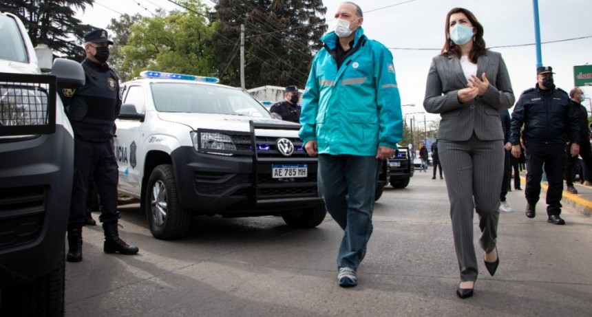 Moreno: Mariel Fernández y Sergio Berni presentaron 37 nuevos móviles policiales 