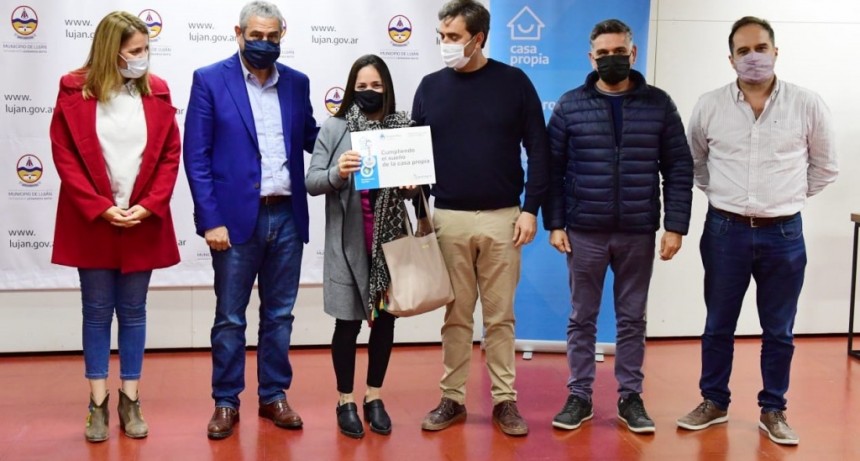 Luján: El Intendente Boto entregó nuevos créditos para la construcción de viviendas