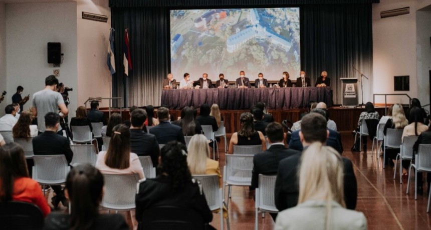 Misiones: Autoridades provinciales acompañaron el acto de colocación de residentes del parque de la salud