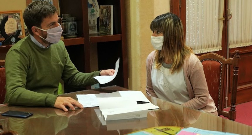 Mercedes: El Municipio entregó subsidio a la escuela especial N°504  