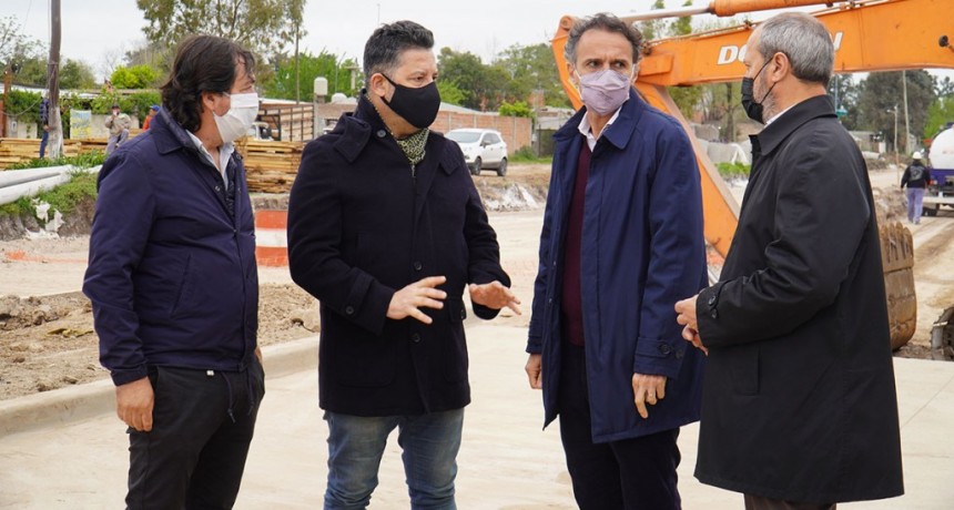 Merlo: Menéndez junto al Ministro Katopodis recorrieron la obra de la rotonda intercepción Ruta Provincial N21 y N1003