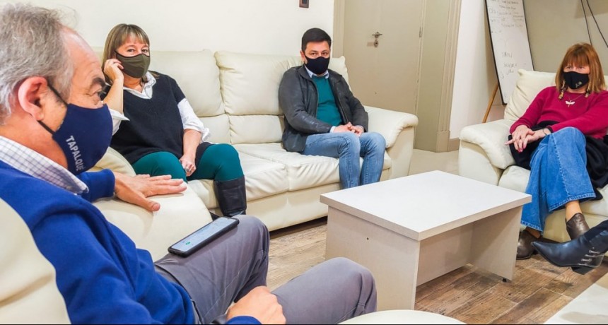 Tapalqué: El Intendente Cocconi mantuvo una reunión con autoridades educativas 