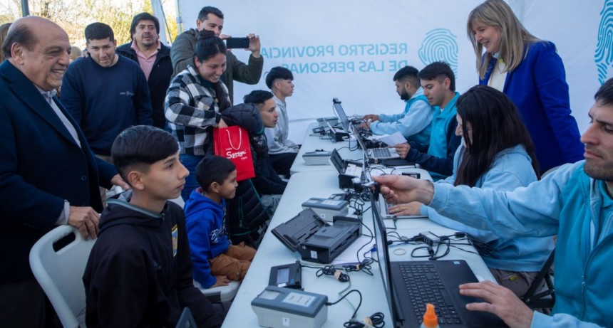 Berazategui: Mussi y Álvarez Rodríguez recorrieron las obras del futuro registro provincial de Hudson 