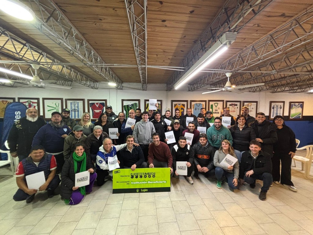 Luján: El Municipio entregó fondos para mejoras en escuelas de fútbol