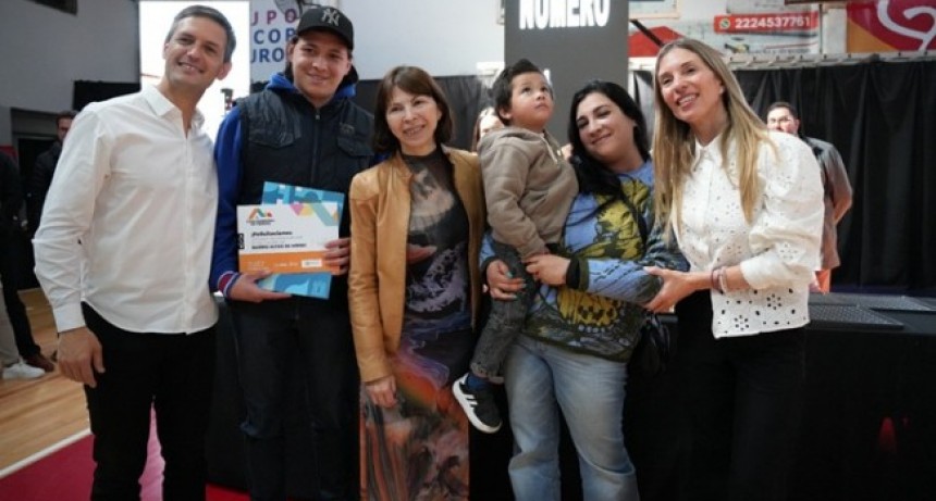 La Provincia sorteo 200 preadjudicatarios de viviendas en San Vicente