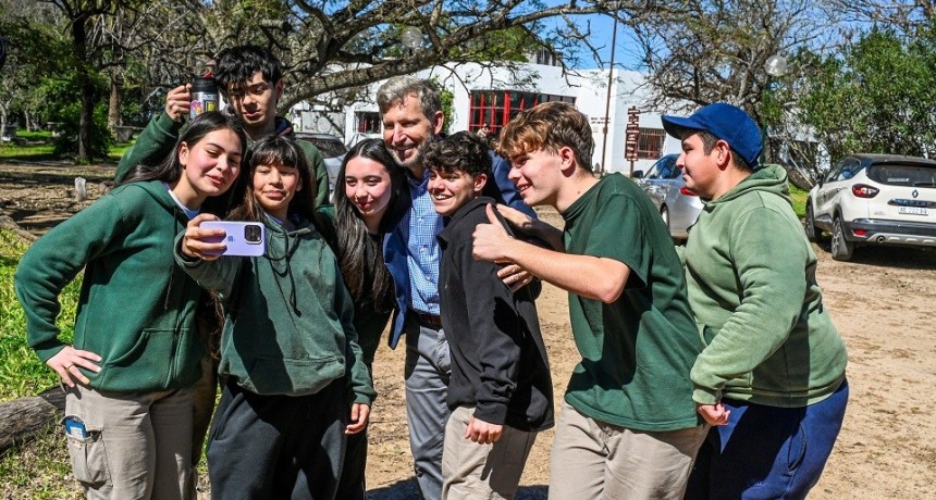 Entre R&iacute;os: Frigerio inaugur&oacute; la nueva residencia estudiantil femenina de la escuela agrot&eacute;cnica N&ordm; 2 de Villaguay