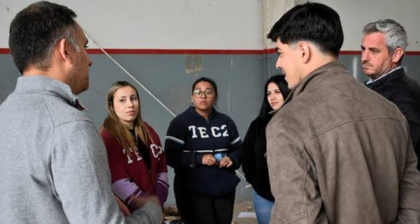 Col&oacute;n (ER): El Municipio acompa&ntilde;a a PECU 2026 en la recta final de la construcci&oacute;n del tradicional mu&ntilde;eco