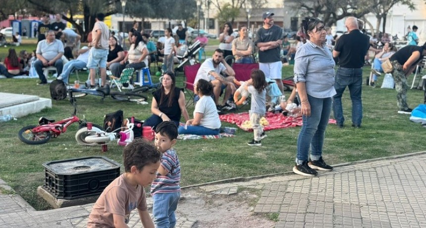 Gral. Villegas: Con una plaza colmada, el Municipio celebr&oacute; el D&iacute;a de la Primavera y del Estudiante