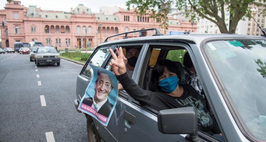 Mayra Mendoza encabezó la “Caravana de Quilmes a Plaza de Mayo Gracias Néstor”