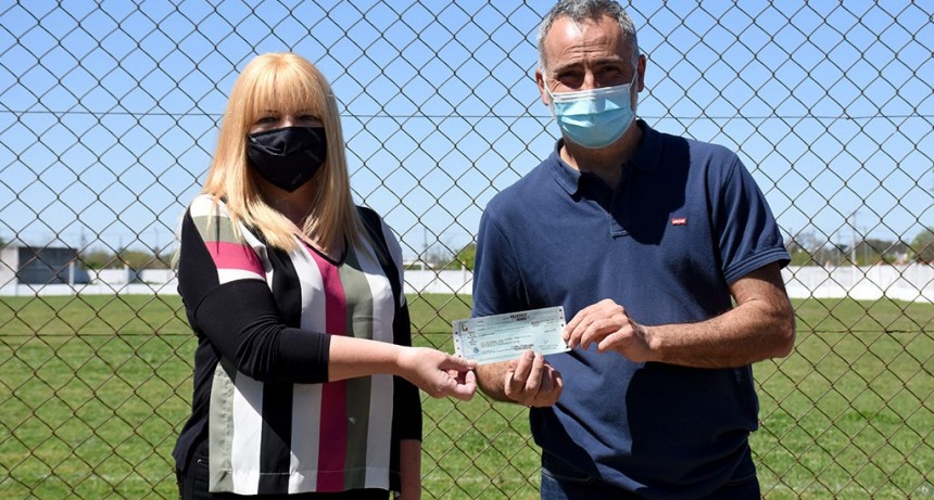 Chivilcoy: Continúa la entrega de los cheques correspondientes a septiembre a clubes y entidades deportivas