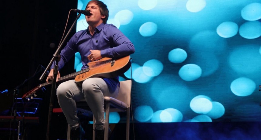 Morón: Ante más de 6000 personas, Nahuel Pennisi celebró los 236 años del distrito