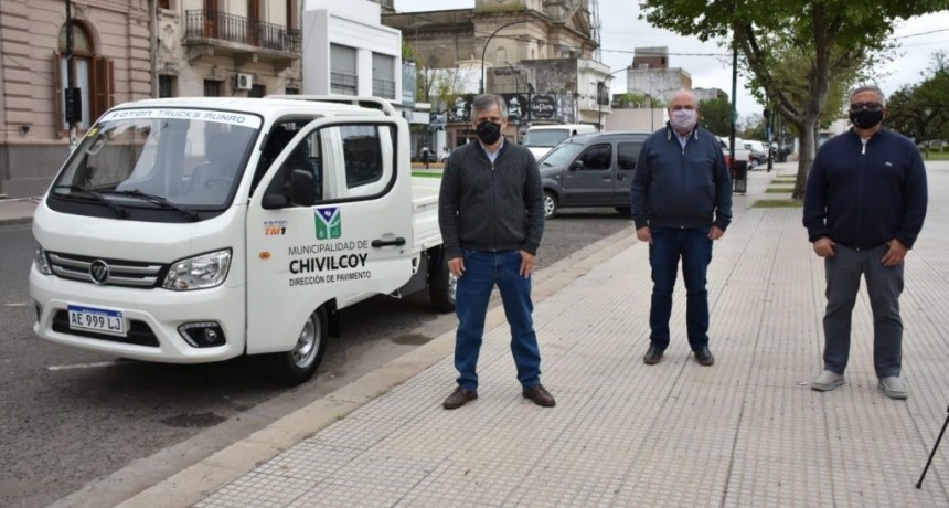 Chivilcoy: Se presentó un nuevo utilitario que será destinado al área de Pavimento 