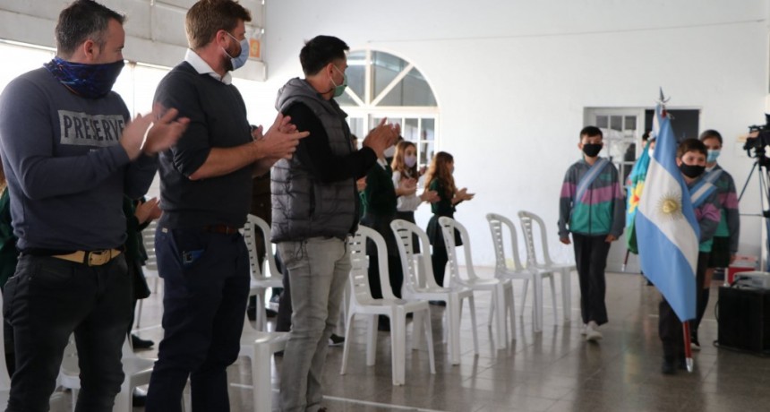 C. de Areco: Acto del Día de la Diversidad Cultural en el Colegio Siglo XXI