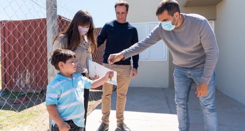 San Nicolás: El Intendente entregó viviendas en el Barrio San Francisco