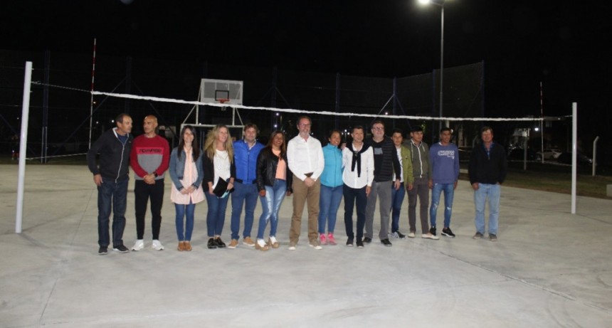 Carlos Casares: El Intendente inauguro el nuevo playón en el CEF N°11