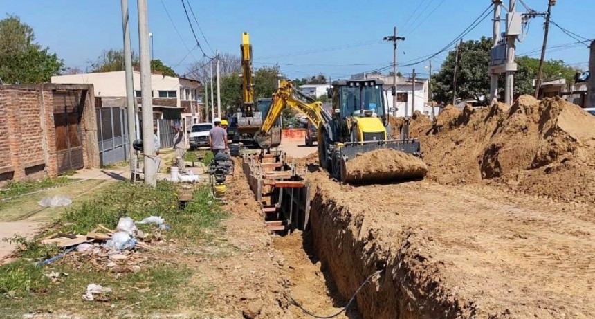 Corrientes: La Provincia amplía las redes de agua y cloacas de los barrios Lomas del mirador y Molina Punta