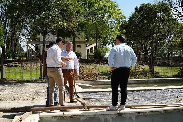 Colón (ER): Avanza la construcción de piscinas en el Parque Quirós