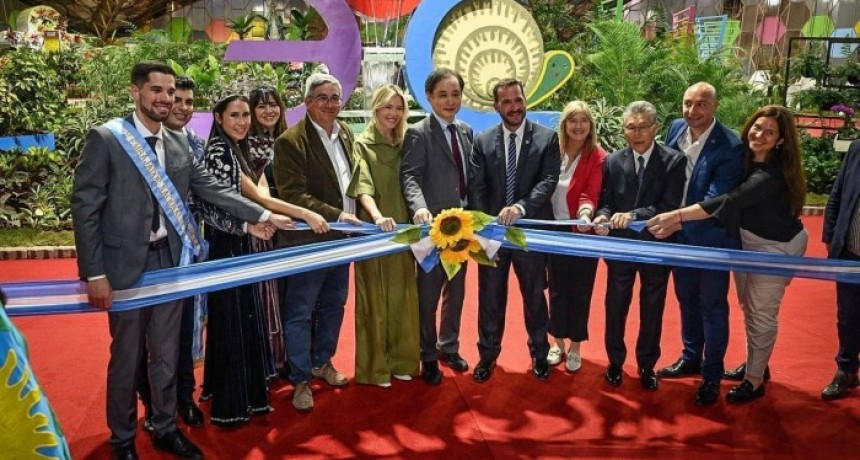 Javier Rodríguez encabezó la apertura de la 62ª Fiesta Nacional de la Flor