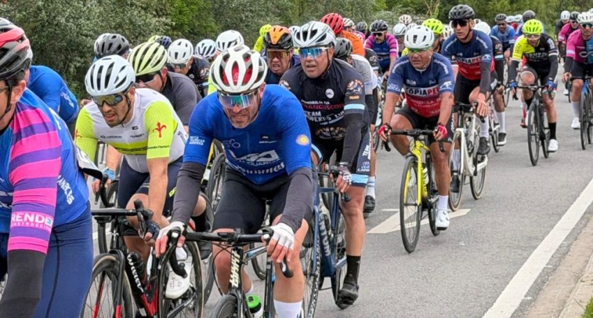 Berisso: Se realiz&oacute; el Gran Premio &ldquo;Ciudad de Berisso&rdquo; con m&aacute;s de 300 ciclistas
