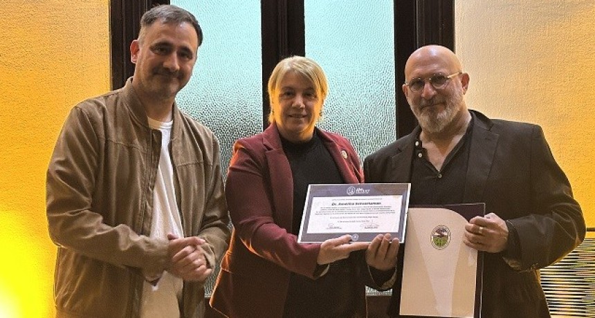 Col&oacute;n (ER): El Municipio profundiz&oacute; el legado de Alejo Peyret con la presentaci&oacute;n del libro de Am&eacute;rico Schvartzman