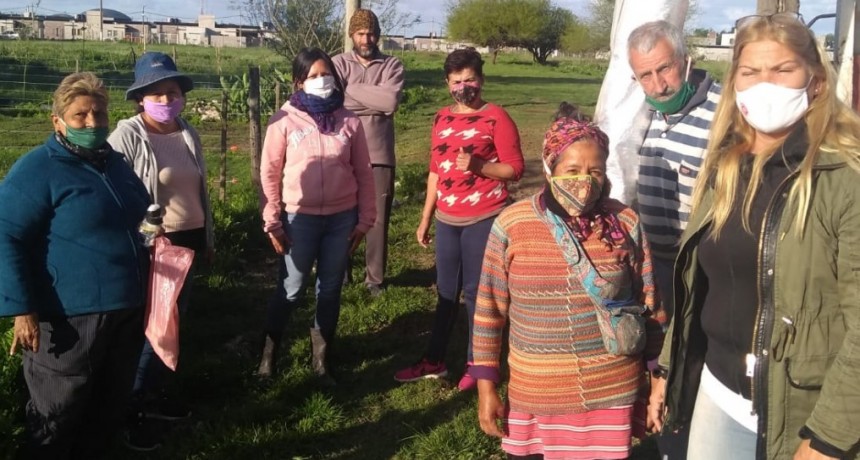 Berisso: Entregan material para la construcción de invernaderos y productos agroecológicos