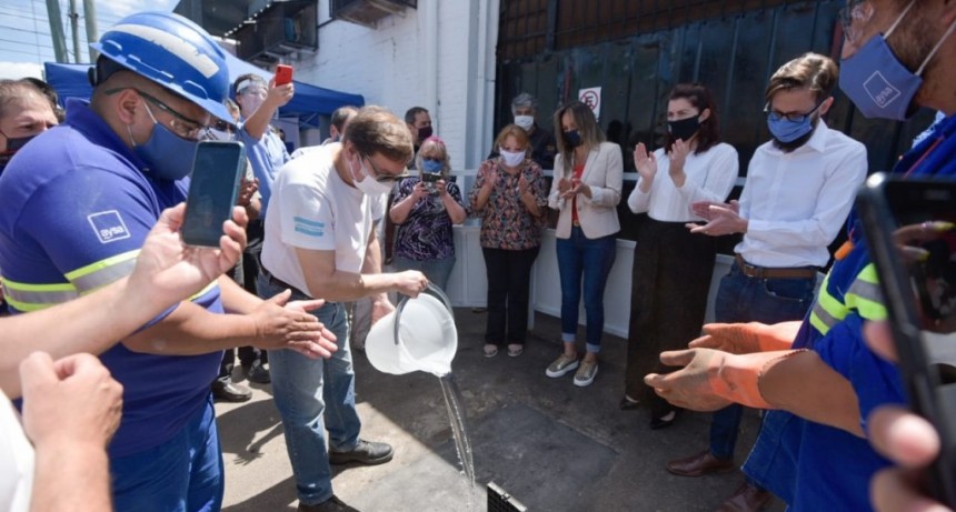 Moreno: Simone y la intendenta Fernández habilitaron la nueva red de desagües cloacales