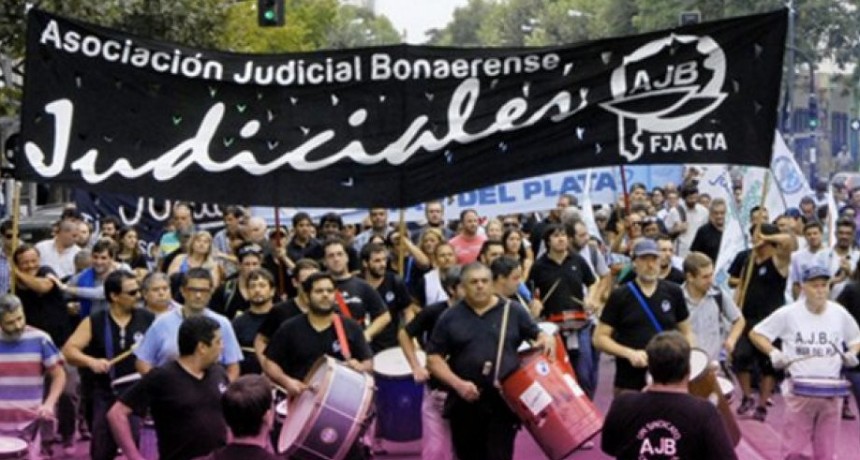 Los Judiciales aceptaron el aumento del 27% propuesto por la provincia