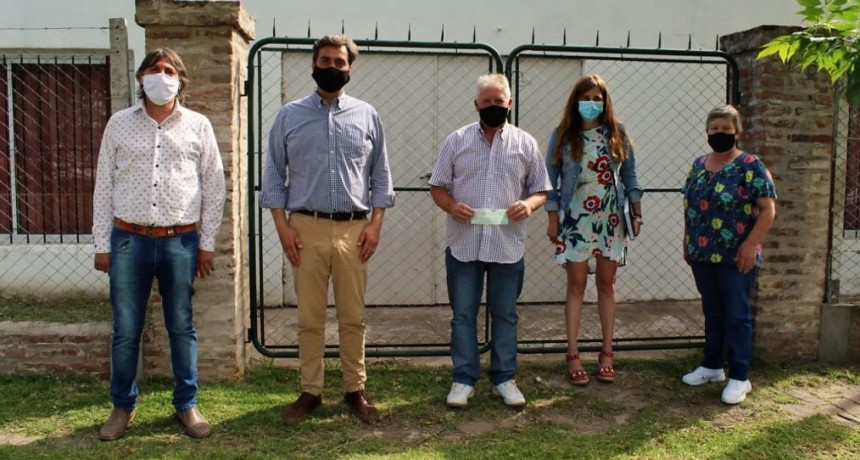 Luján: Leo Boto acompañó la entrega de fondos solidarios de sostenimiento a centros de jubilados