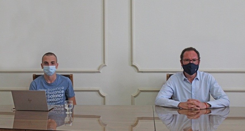 Carlos Casares: Jóvenes de Interact crearon un robot que responde por WhatsApp consultas sobre Covid