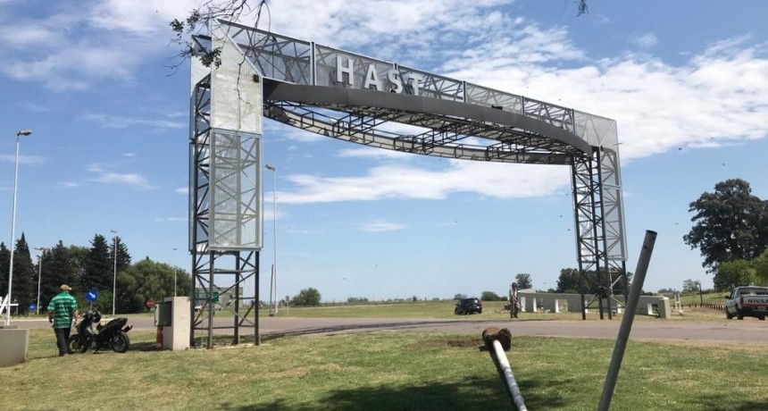 Henderson: Con motivo del aniversario del distrito, se renueva el acceso principal