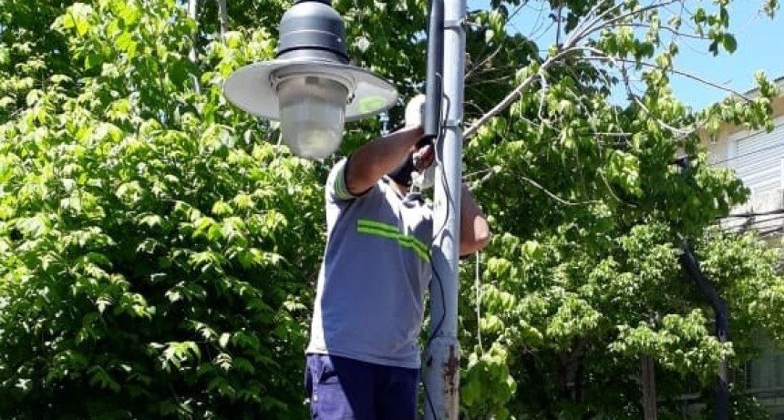 Tigre: Continúa la conexión de alumbrado público en más veredas de Don Torcuato 