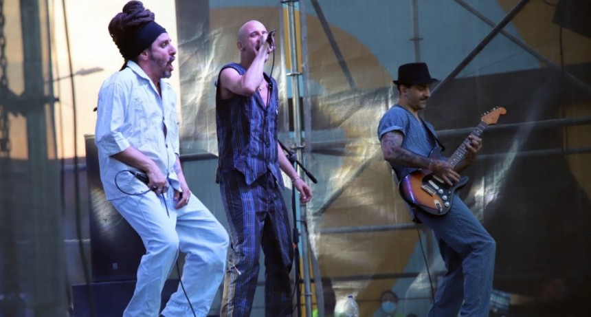 Avellaneda: La Bersuit cerró el gran festejo popular de Orgullo Sarandí