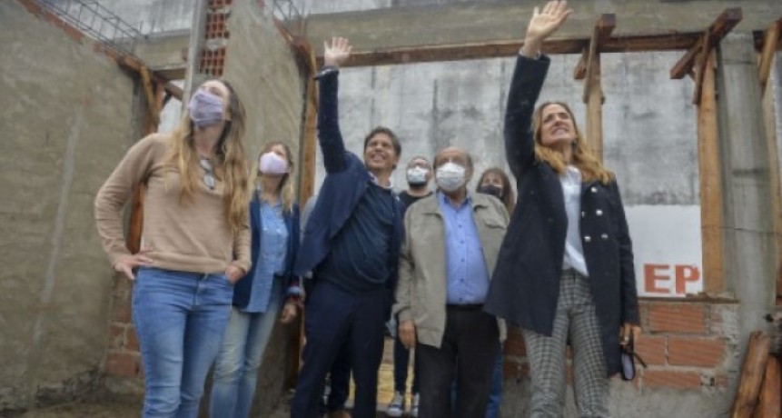 Berazategui: Kicillof recorrió los avances de la obra de construcción de un jardín de infantes
