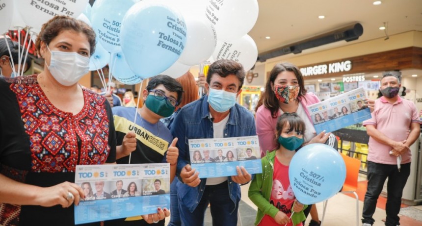 La Matanza: El Intendente Espinoza recorrió el shopping de González Catán 