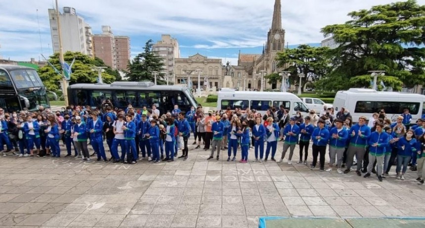 Azul: El intendente Bertellys despidió a la delegación que representará a nuestra ciudad en los Juegos Bonaerenses