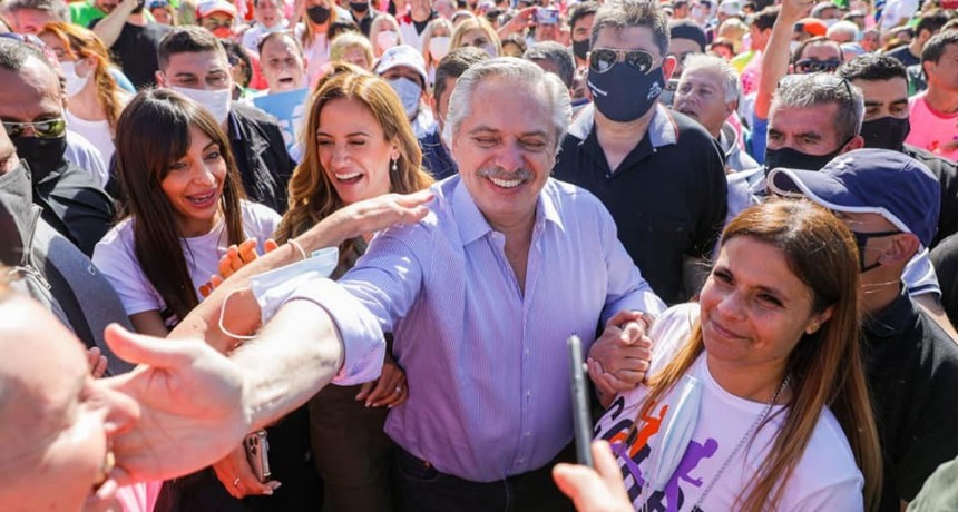 José C. Paz: El Presidente Fernández presenció la largada del Maratón Municipal y platico con los vecinos 