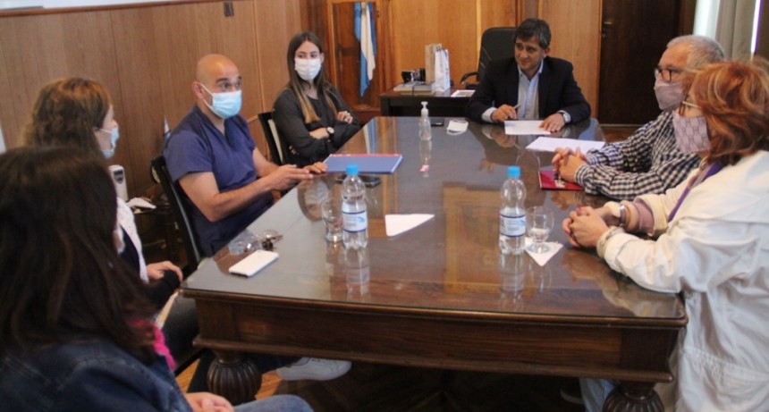 Lobería: El Intendente firmó un convenio con la Universidad de La Plata 