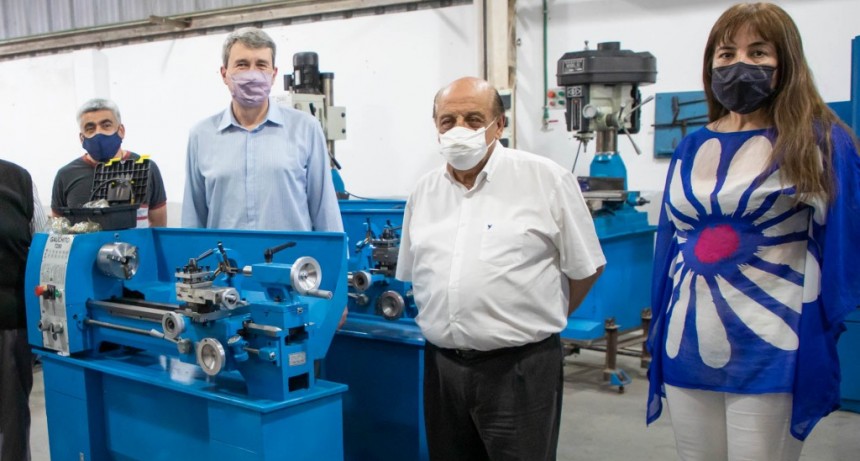 Berazategui: Mussi visitó el taller de la Tecnica N° 6 de Hudson
