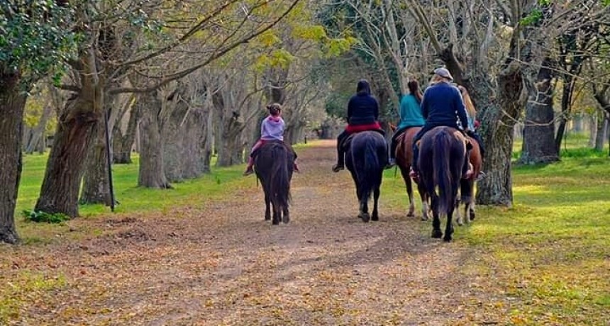 Chascomús: Javier Gastón participó del festejo por el día de la tradición
