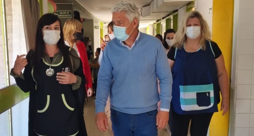 C. de Patagones: El Intendente Zara acompañó la celebración de los 70 años del Jardín de Infantes N°901