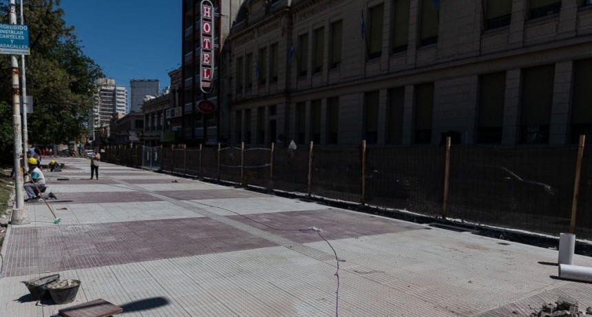 Paraná (ER): Continúa la remodelación de la Plaza 1º de Mayo y Peatonal San Martín