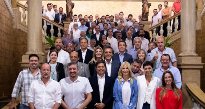 Axel Kicillof se reunió con Intendentes e Intendentas de la Provincia