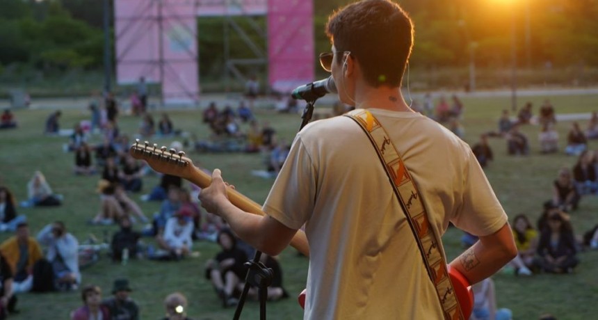 Vicente López vivió las primeras fechas del festival de música frente al río