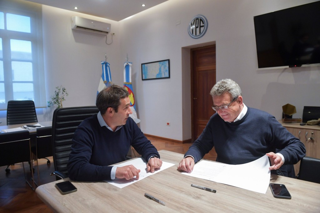 Rossi mantuvo una reunión de trabajo para impulsar la digitalización en Comodoro Rivadavia