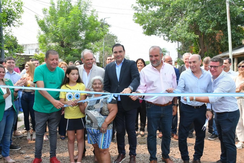 Corrientes: Valdés inauguró infraestructura vial y pluvial en los barrios Pío X y Santa Rosa