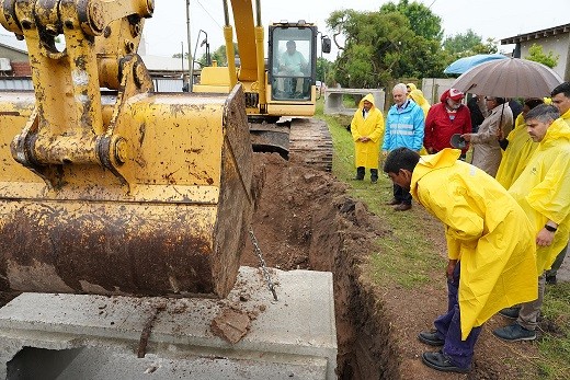 La Plata: Alak supervisó el avance del conducto aliviador de Parque Sicardi