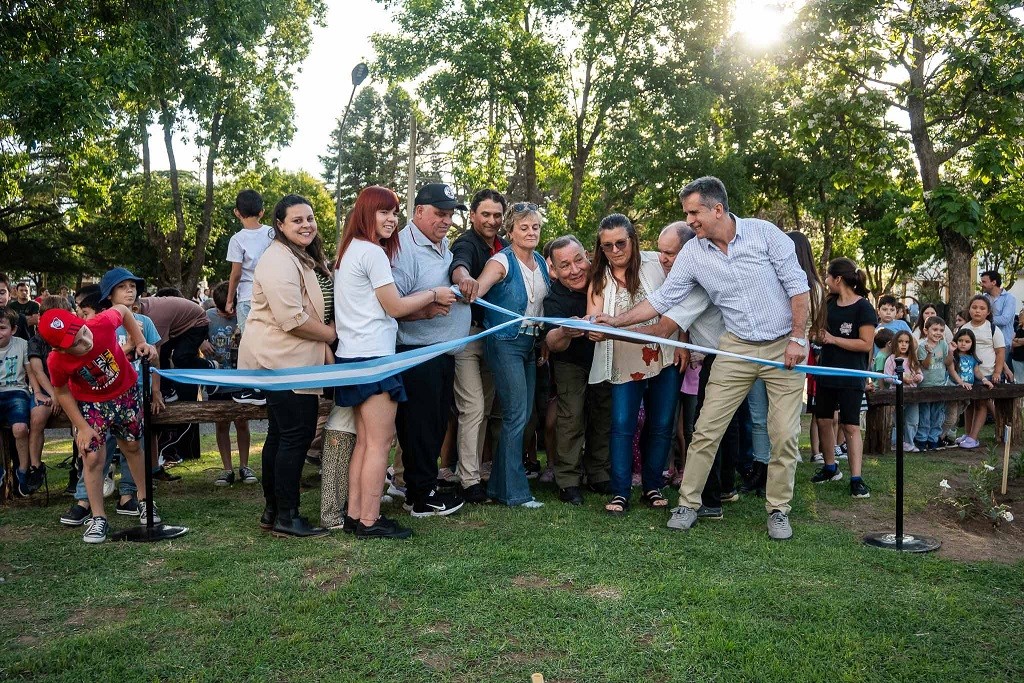 Rivadavia: El Municipio inauguró la renovación total de la plaza de González Moreno