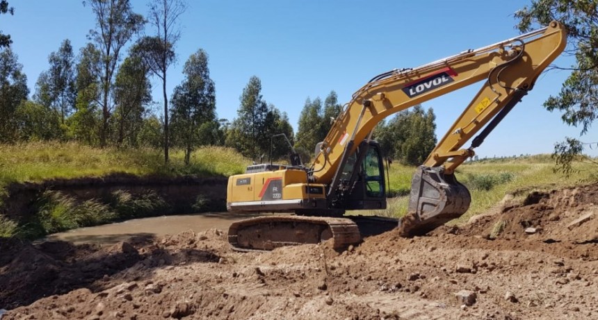 Lobería: Construcción del Puente del Monte González  
