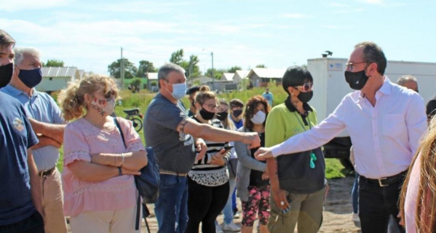 Carlos Casares: Ésta mañana el municipio entregó 47 terrenos a nuevas familias  